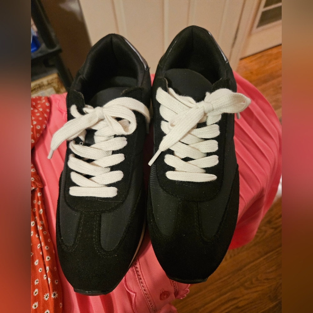 Maurices Black Sneakers *BRAND NEW* Size 8